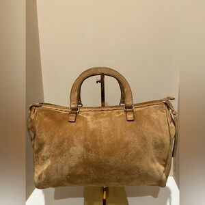 Prada Suede
Scamosciato Handle Bag
